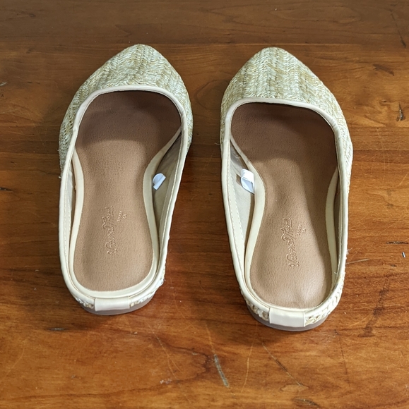 Universal Threads Rattan Loafers - Picture 3 of 4